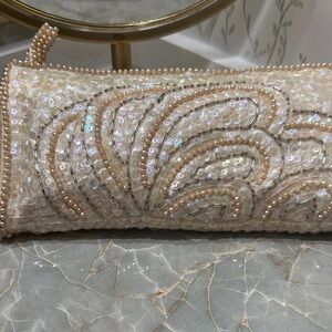 Elegant Beaded Clutch in Cream and Gold VINTAGE